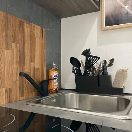 Independante En Face De La Gare Flandres Homestay