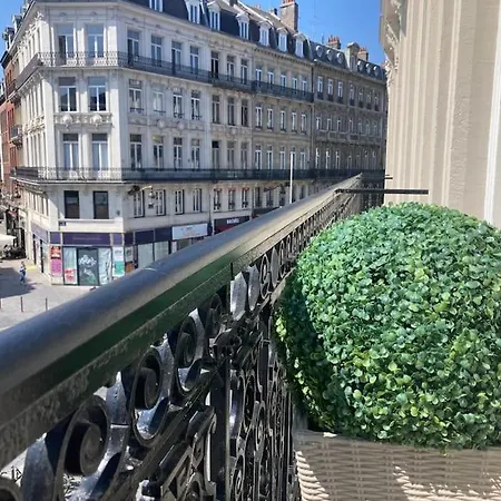 Independante En Face De La Gare Flandres Homestay