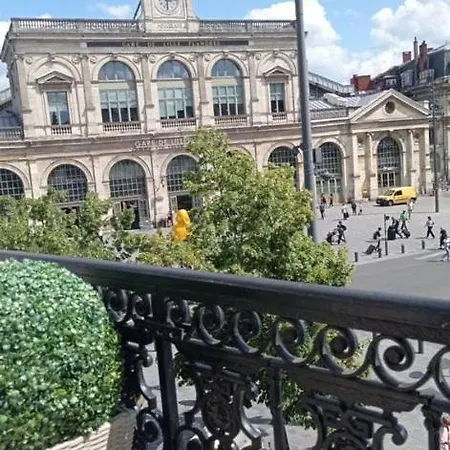 Independante En Face De La Gare Flandres Homestay